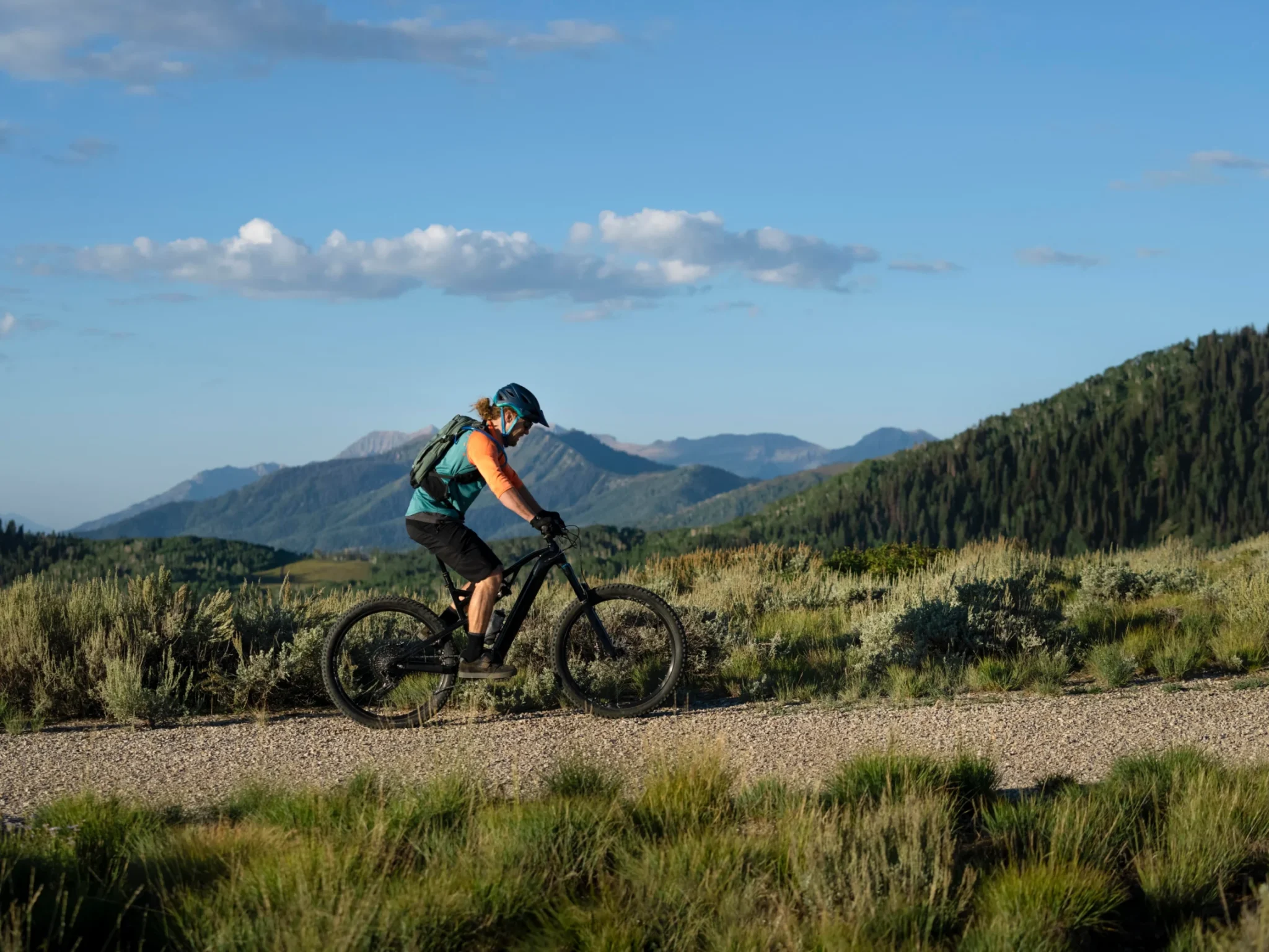 young_adult_using_electric_bike_country_side_1_1